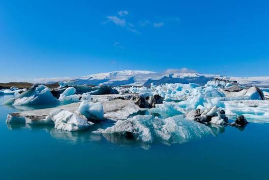 Glacier lagoon full of drifting ice